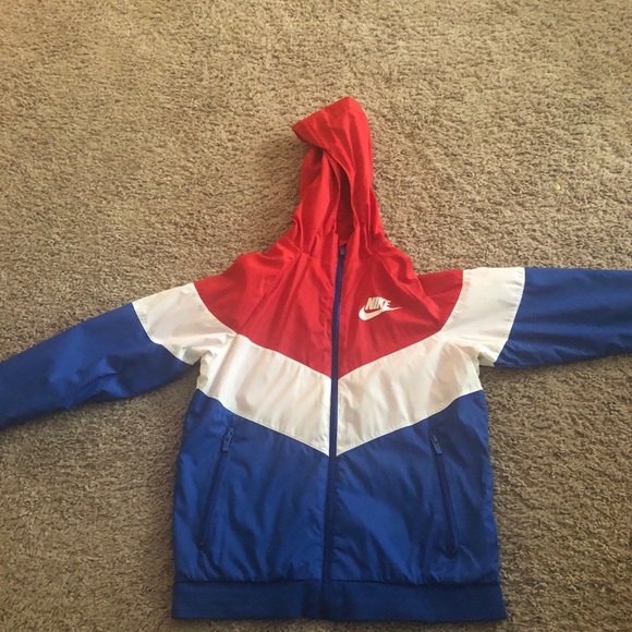 Nike windbreaker w/zipper and hood. - Picture 3 of 4